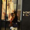 Mariana Rios foi ao shopping acompanhada pela mãe, Adriana, nesta quarta-feira, 2 de julho de 2014