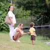 Letícia Birkheuer passeou com o filho na Lagoa Rodrigo de Freitas, Zona Sul do Rio de Janeiro, nesta sexta-feira, 11 de julho de 2014