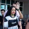 Rihanna deixa o hotel para ir ao Maracanã