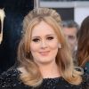 Adele vai retomar a carreira esse ano