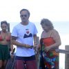 Paulinho Vilhena curte final de praia na tarde com a mãe, Lena Vilhena, nesta terça-feira, 22 de julho de 2014