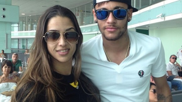 Neymar e Bruna Marquezine se desentendem na chegada a Barcelona, diz fã