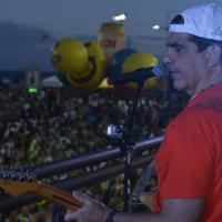 Durval Lelys abre Carnaval de Salvador comemorando os 25 anos do Asa de Águia