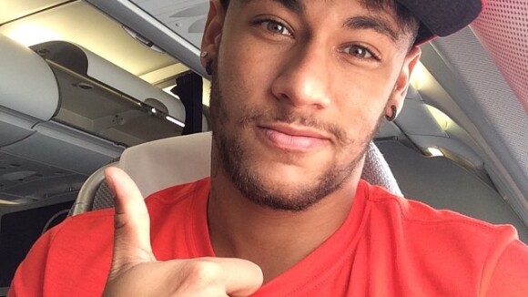 Neymar deixa o Japão rumo a Barcelona e agradece fãs: 'Até a próxima'