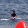 Anderson Di Rizzi pratica stand up paddle, na praia de Ipanema