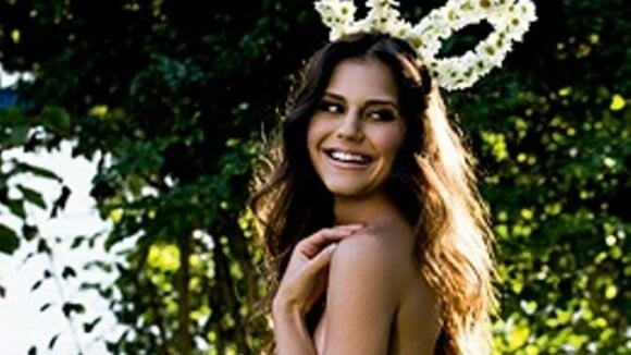 Jessika Alves posa de coelhinha em bastidor de ensaio nu para a 'Playboy'