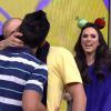 'Tudo pela Audiência': Tatá Werneck e Fábio Porchat festejam beijo gay no palco do programa