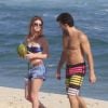 Marina Ruy Barbosa e Klebber Toledo gostavam de namorar na praia. o registro é de outubro de 2013