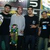 No evento, Caio Castro posou para foto com skatistas