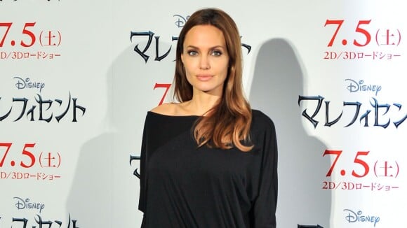 Angelina Jolie ensina seu ativismo aos filhos: 'Quero que tenham consciência'