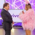 Claudia Leitte se pronunciou após Silvio Santos se recusar a abraçá-la alegando que ia ficar 'excitado' no Teleton 2018