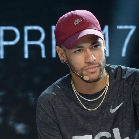 Neymar divertiu os fãs com o comentário sobre rumores de affair