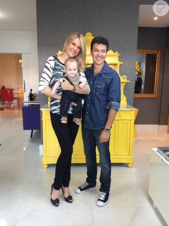 Ana Hickmann e Alexandre Jr foram os primeiros convidados de Rodrigo Faro no quadro 'Deu a Louca no Faro' no programa 'A Hora do Faro', em 31 de agosto de 2014