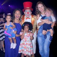 Juliana Alves leva a filha, Yolanda, para se divertir em circo no Rio. Fotos!