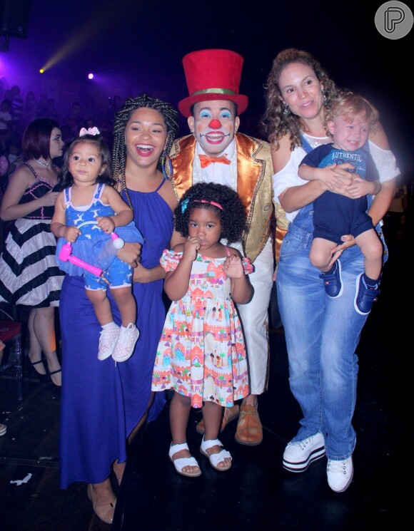 Juliana Alves e Maíra Charken levaram os filhos ao circo nesta quinta-feira, 15 de novembro de 2018