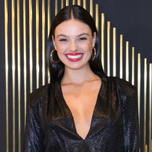 Isis Valverde não esconde a ansiedade pela hora do parto