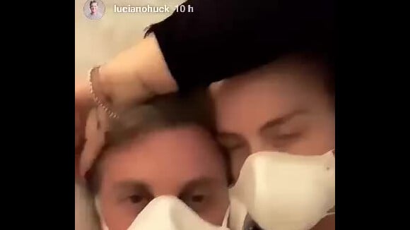 Luciano Huck e Angélica usam máscaras de proteção por causa de incêndio florestal na Califórnia, nos Estados Unidos, em 16 de novembro de 2018