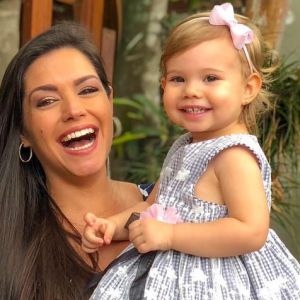 Sábado no parque! Thais Fersoza filma Melinda andando de bike neste sábado, dia 17 de novembro de 2018