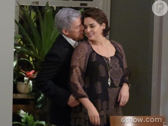 Beatriz (Suzy Rego) vive um casamento feliz e harmônico com Cláudio (José Mayer), em 'Império