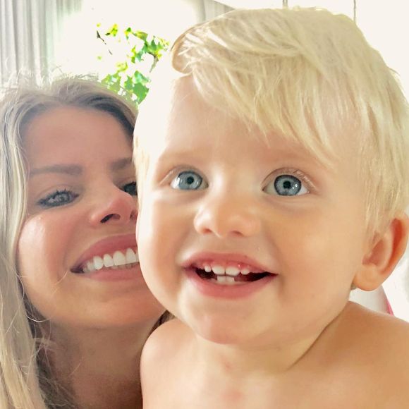 'Quando ele tiver com 21 anos, esse dinheiro será dele. Se quiser comprar carro ou casa, ele poderá', declarou Karina Bacchi sobre Enrico