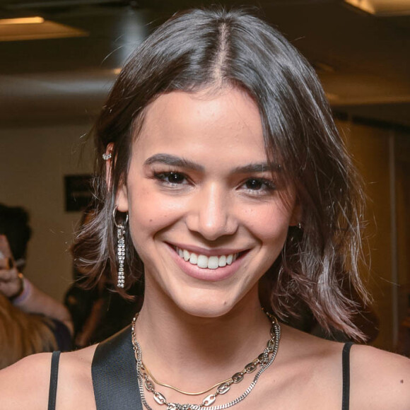 Bruna Marquezine fala de causa dos refugiados em discurso de premiação no sábado, dia 18 de novembor de 2018