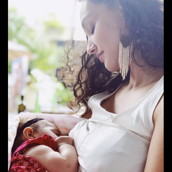 Mãe de Bella, Débora Nascimento explicou que não pensa em novos herdeiros: 'Estamos curtindo tanto ela que não consigo pensar em mais nada'