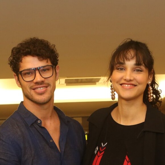 Débora Nascimento e José Loreto não têm planos de aumentar a família após o nascimento de Bella