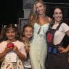 Grazi Massafera levou a filha, Sofia, de 6 anos, para prestigiar a peça 'Diário de Pilar na Grécia', no Teatro dos Quatro, no Shopping da Gávea, na zona sul do Rio de Janeiro, neste domingo, 18 de novembro de 2018