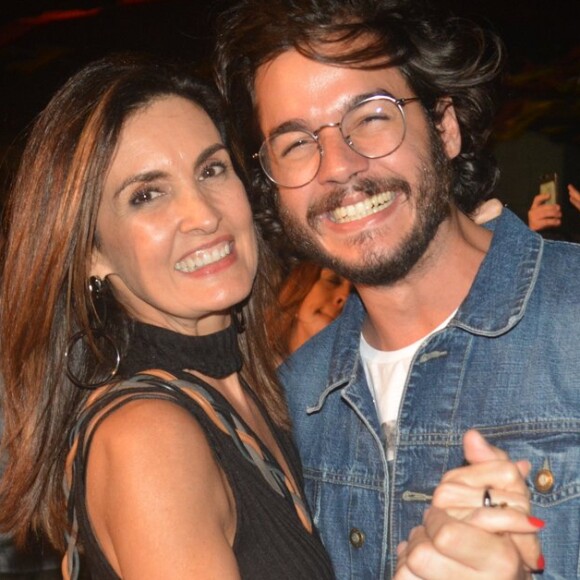 Fátima Bernardes e Túlio Gadêlha estão aproveitando férias na França