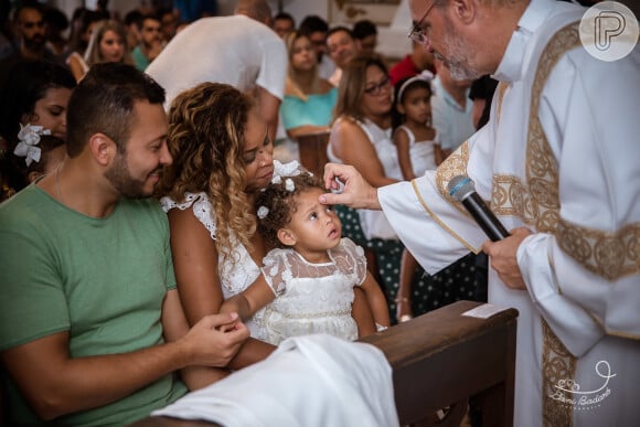 Roberta Rodrigues celebrou o batizado da filha, Linda Flor