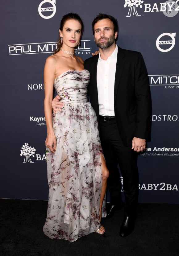 Alessandra Ambrosio era casada há 10 anos com o empresário Jamie Mazur (foto) e tem dois filhos com ele. No início do ano a união chegou ao fim e atualmente a modelo está com outro empresário, o italiano Nicolo Oddi