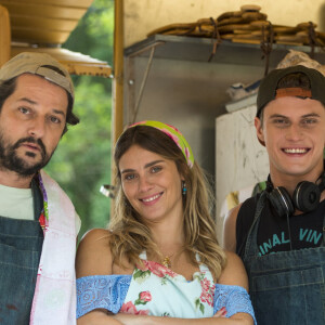 Bebeto (Eduardo Speroni) também apanha do pai, Nicolau (Marcelo Serrado), ao tentar defender a mãe, Afrodite (Carolina Dieckmann), de surra nos próximos capítulos da novela 'O Sétimo Guardião'