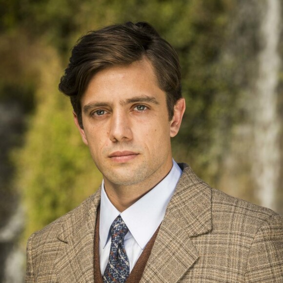 Rafael Cardoso vive Danilo na novela 'Espelho da Vida'