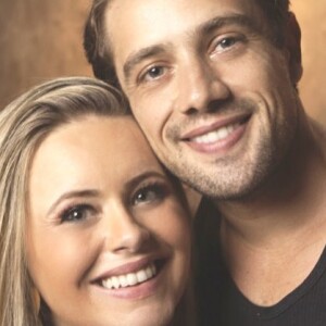 Mariana Bridi contou que não quer tetar a eficiência dos carros blindados que tem com o marido, Rafael Cardoso: 'Sei que a blindagem está ali, mas não quero que atirem no carro para testar'