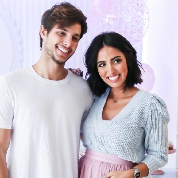 Jade Seba e Bruno Guedes reuniram amigos para o tradicional chá de revelação, neste sábado, 8 de dezembro de 2018