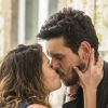 Alain (João Vicente de Castro) toma a iniciativa de beijar Isabel (Alinne Moraes) nos próximos capítulos da novela 'Espelho da Vida'