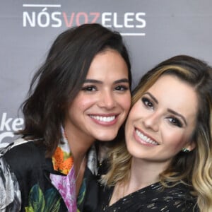 No domingo, Bruna Marquezine curtiu um show de Sandy também na capital paulista