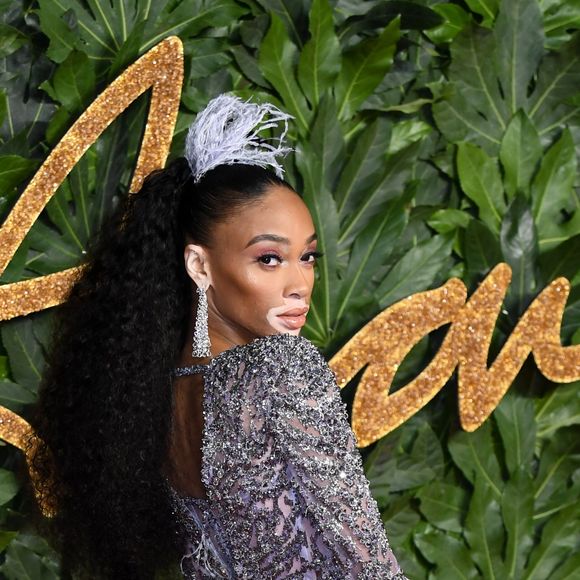 Confira os looks das famosas no British Fashion Awards 2018, realizado em Londres, nesta segunda-feira, 11 de dezembro