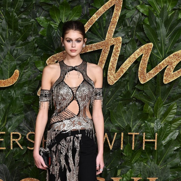 Kaia Gerber de Alexander McQueen Verão 2018 para o British Fashion Awards 2018, realizado em Londres, nesta segunda-feira, 10 de dezembro