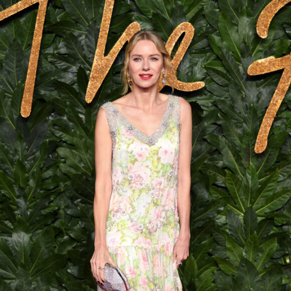 Naomi Watts, de Richard Quinn Verão 2019, para o British Fashion Awards 2018, realizado em Londres, nesta segunda-feira, 10 de dezembro