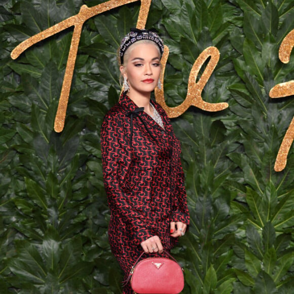 Rita Ora de Prada Verão 2019  para o British Fashion Awards 2018, realizado em Londres, nesta segunda-feira, 10 de dezembro