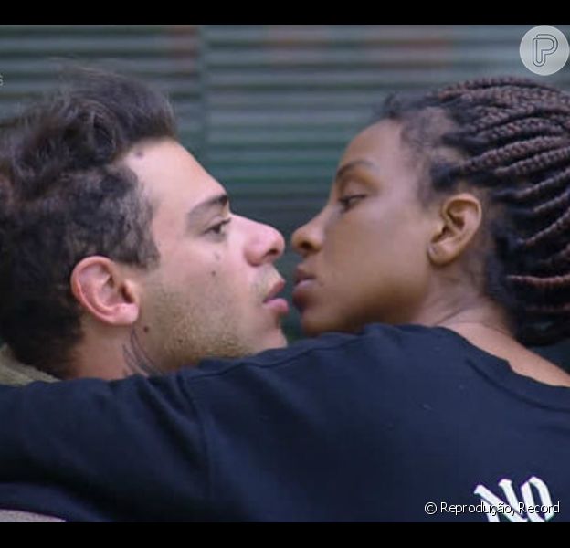 Luane Dias revela tentativa de suicídio após fim de namoro com Leo Stronda: 'Ceifar minha vida'