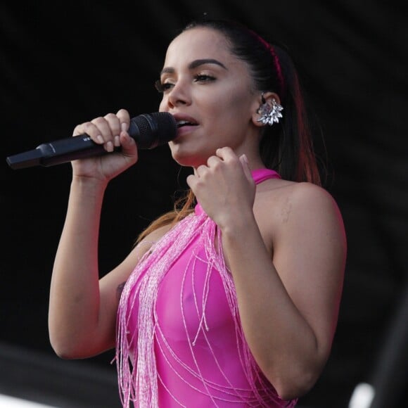 Anitta não se preocupa com cobrança para ter ocorpo perfeito