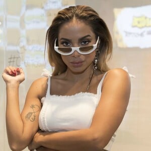 Anitta já falou sobre a alimentação em desabafo na web