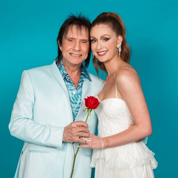 Marina Ruy Barbosa foi elogiada na web pela performance no dueto com Roberto Carlos