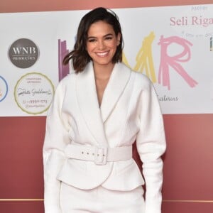 Bruna Marquezine curtiu o show de Anavitória antes das festas de fim de ano em família