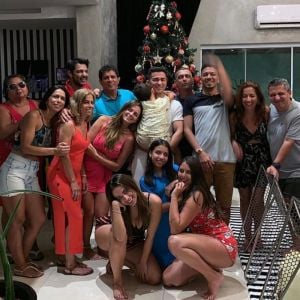 Anitta curte Natal na companhia da família no Rio de Janeiro