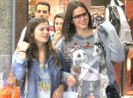 Bruna Marquezine ganha quadro feito à mão da irmã de presente: 'Lua é artista'