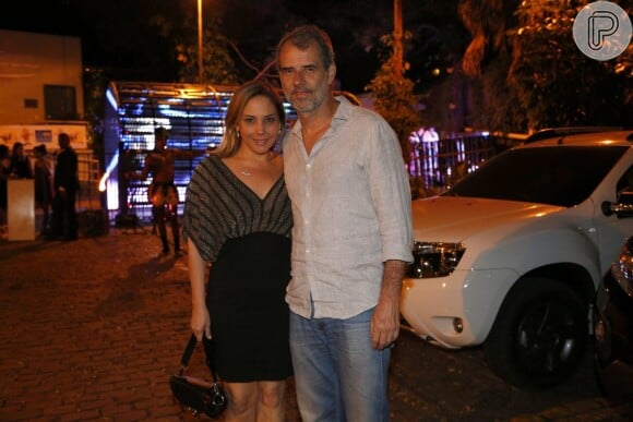 Heloisa Perissé vai a evento com o marido, o diretor Mauro Farias, no Rio
