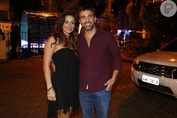 Marcelo Faria leva a mulher, Camila Lucciola, a evento na boate 00, no bairro da Gávea, Zona Sul do Rio de Janeiro